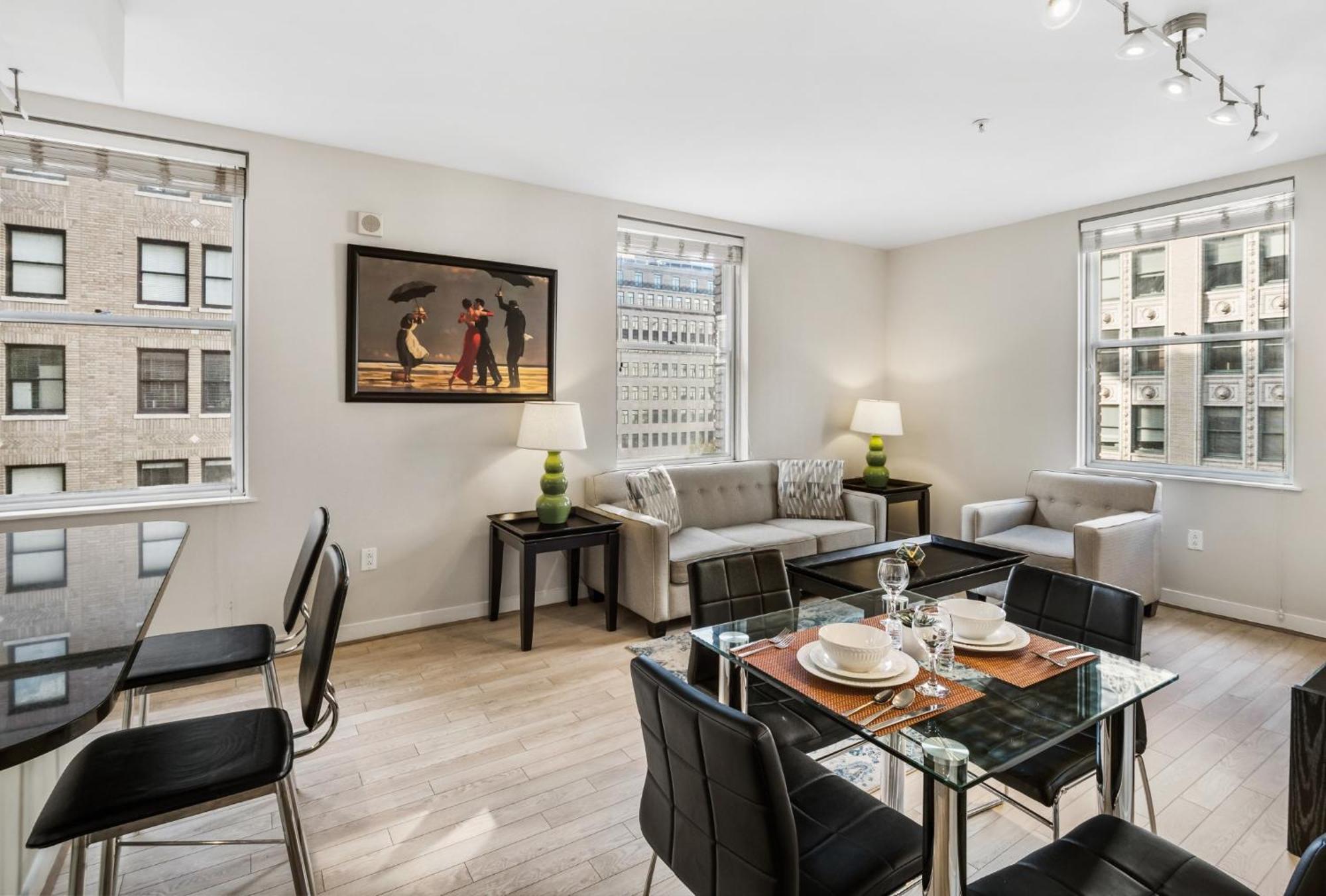 Global Luxury At The White House 4*