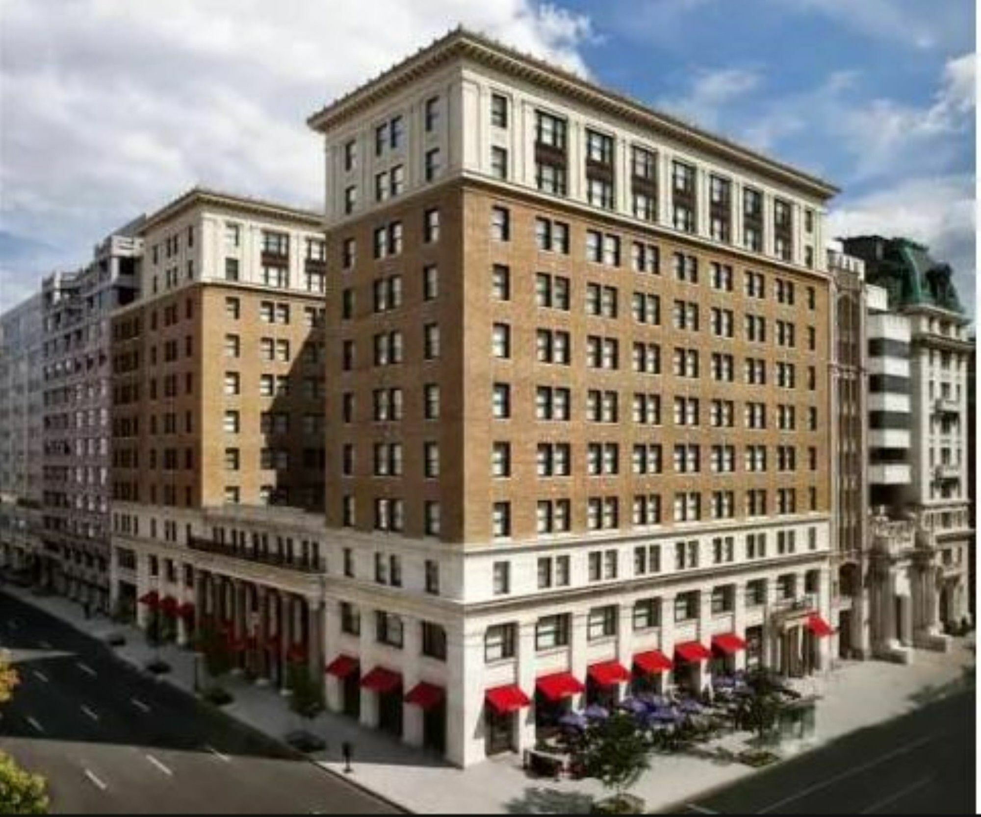 Global Luxury At The White House 4*